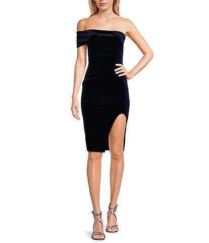 B. Darlin Off-The Shoulder Velvet Midi Bodycon Dress