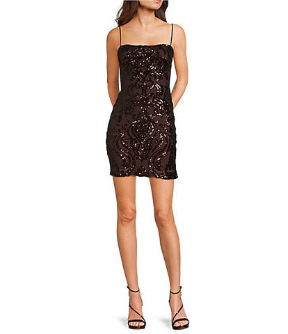 B. Darlin Patterned Sequin Lace Up Back Bodycon Dress