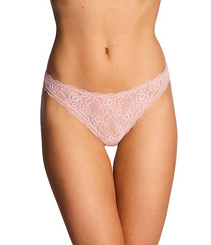 b.tempe'd by Wacoal Effortlessly Lace Thong Panty