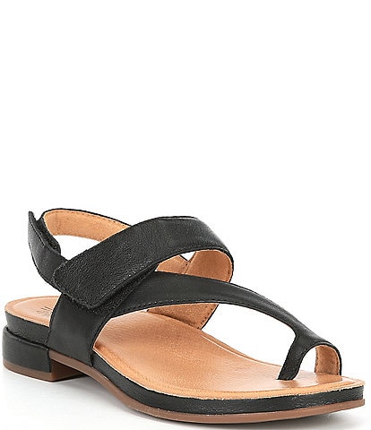 Brioso Dorado Leather Toe-Loop Sandals