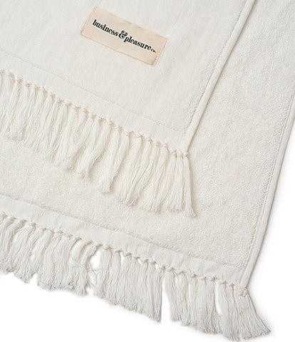 business & pleasure Solid Outdoor Living Collection Tassel Beach Towel