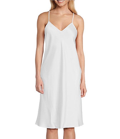 Cabernet Woven Solid Satin Sleeveless V-Neck Pocketed Chemise