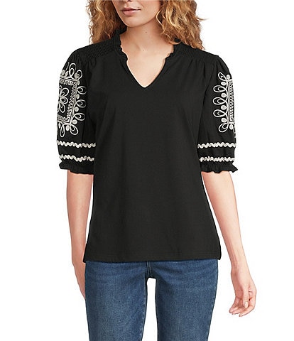 Calessa Petite Size Embroidered Split V-Neck Short Balloon Sleeve Blouse