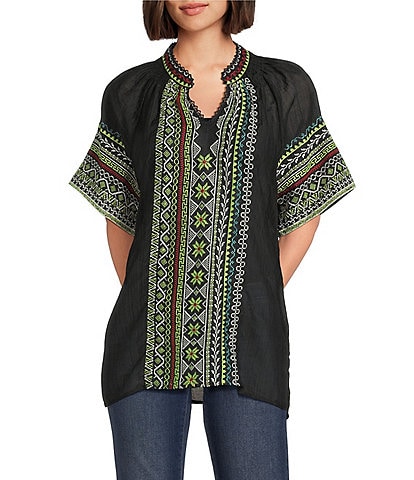 Calessa Petite Size Embroidered Split V-Neck Short Sleeve Tunic