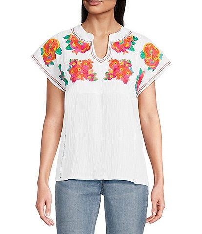 Calessa Petite Size Split V-Neck Short Sleeve Embroidered Crinkle Top
