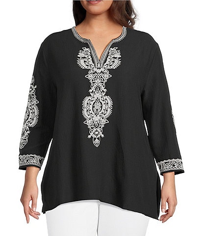 Calessa Plus Size Embroidered Split V-Neck 3/4 Sleeve Tunic