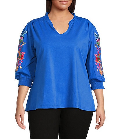 Calessa Plus Size Embroidered Split V-Neck 3/4 Sleeve Tunic