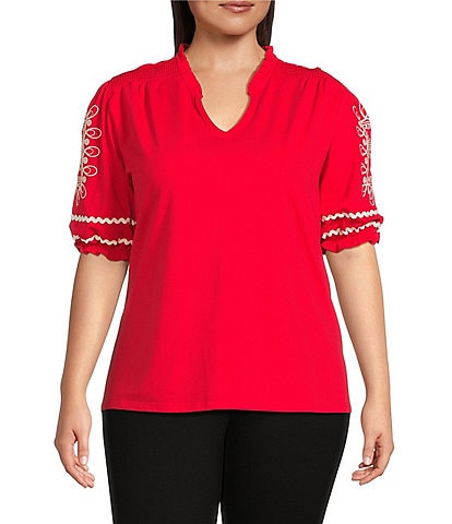Calessa Plus Size Embroidered Split V-Neck Short Sleeve Tunic