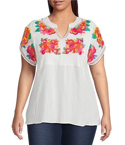 Calessa Plus Size Split V-Neck Short Sleeve Embroidered Crinkle Top