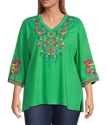 Calessa Plus Size Woven Embroidered V Neck 3/4 Sleeve Straight Hem Pullover Tunic
