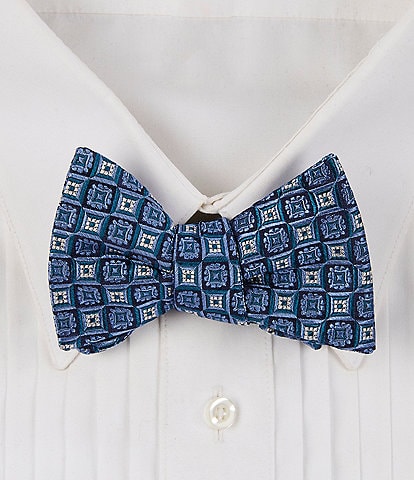 Cremieux Interlocking Diamond Pattern Woven Silk Bow Tie
