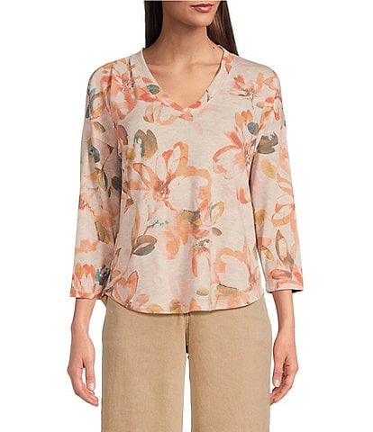 Democracy Knit Floral V-Neck 3/4 Sleeve Shirttail Hem Top