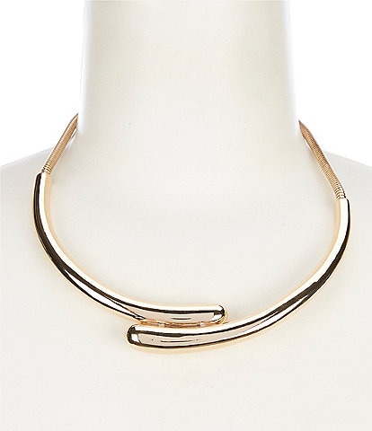 Dillard's Overlap Frontal Collar Necklace