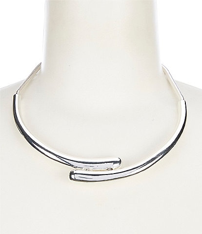 Dillard's Overlap Frontal Collar Necklace