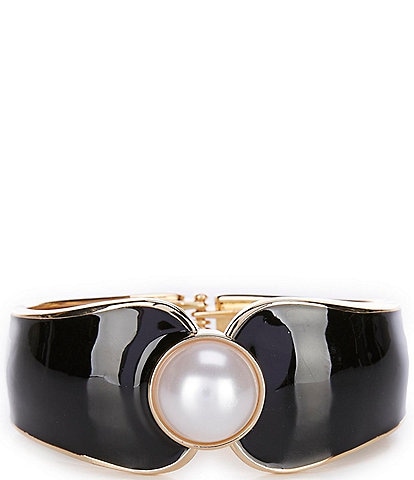 Dillard's Pearl Cab Jet Enamel Hinge Bracelet