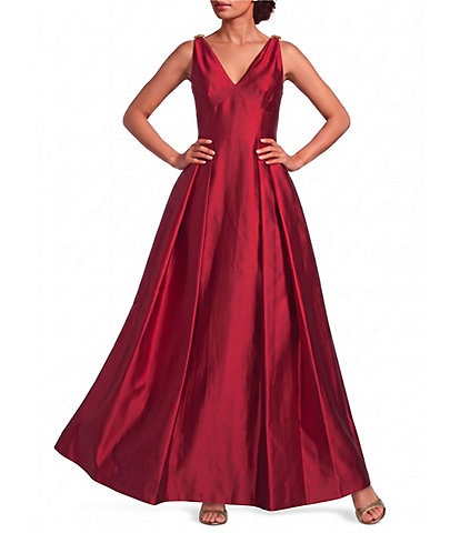 Donna Karan Sleeveless Deep V-Neck Pleated Gown