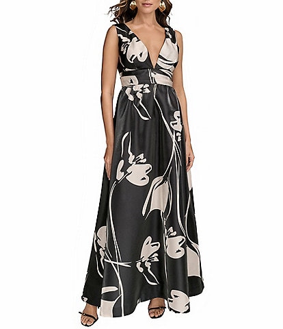 Donna Karan Sleeveless Floral Print V-Neck Ball Gown