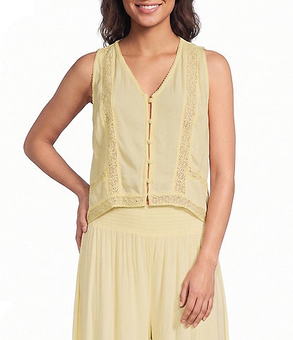 ELAN Coordinating Lace Inset V-Neck Sleeveless Button Front Top