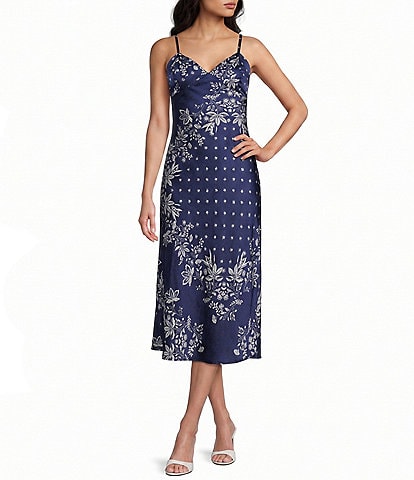 Evolutionary Bandana Printed V-Neck Side Slit Dress