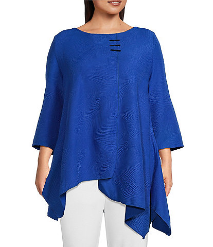 IC Collection Plus Size Wave Textured Knit Boat Neck Toggle Button Trim 3/4 Sleeve Asymmetric Hem Tunic