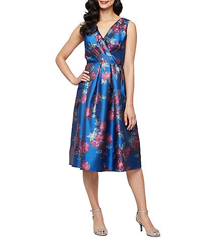 Ignite Evenings Petite Size Sleeveless V-Neck Jacquard Midi Dress