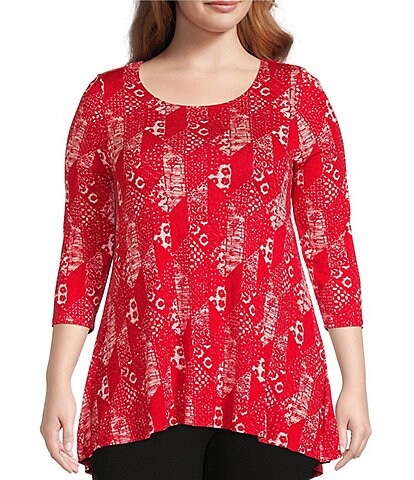 Intro Plus Size Patchwork Print Round Neck 3/4 Sleeve Pleat Back High-Low The Legging Tee