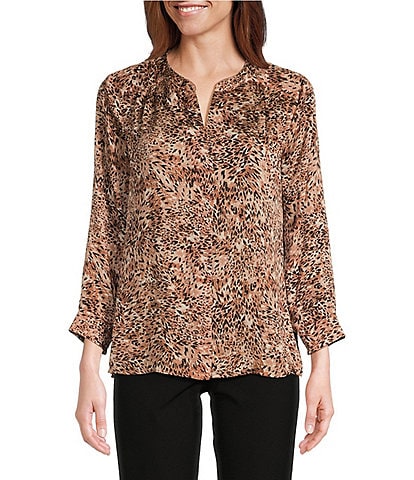 Investments Petite Size Etched Animal Print Woven Inverted Pleat V-Neck 3/4 Sleeve Top
