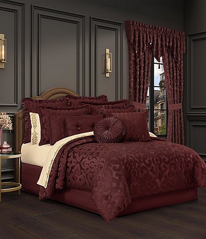 J. Queen New York La Boheme Interlocking Damask Comforter Set