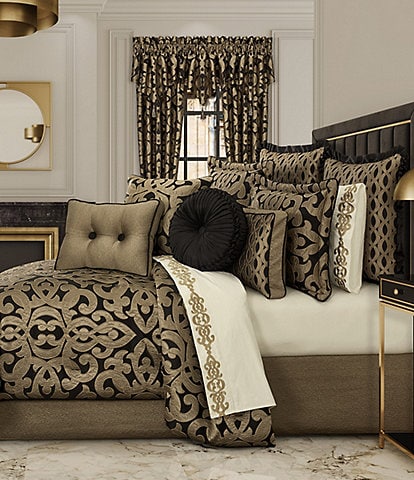 J. Queen New York La Boheme Interlocking Damask Comforter Set