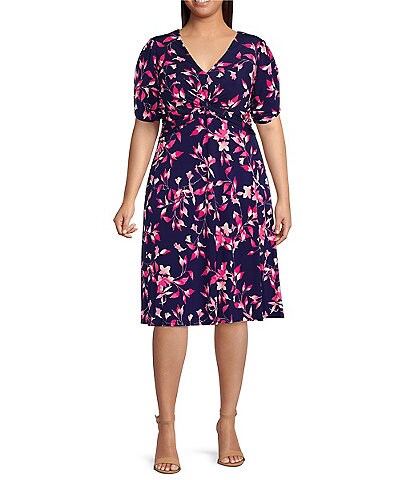Jessica Howard Plus Size Short Sleeve Surplice V-Neck Floral Midi Dress