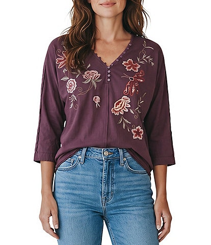Karyn Seo Mally Knit V-Neck 3/4 Sleeve Round Hemline Top