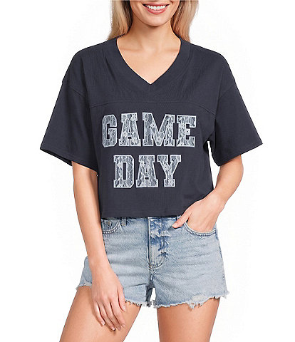 Le Lis Short Sleeve V-Neck Game Day Lace Cropped Tee
