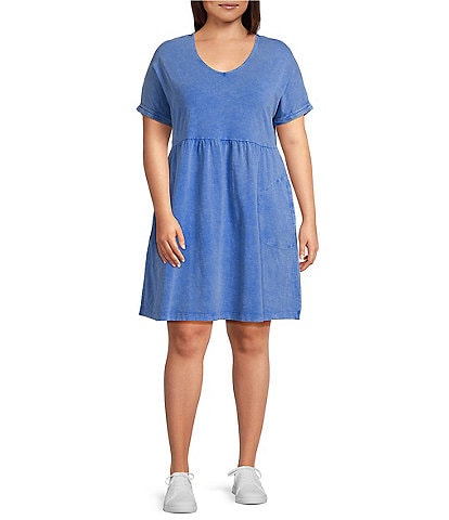 Leo & Nicole Plus Size Relaxed Acid Wash V-Neck Short Sleeve Dress