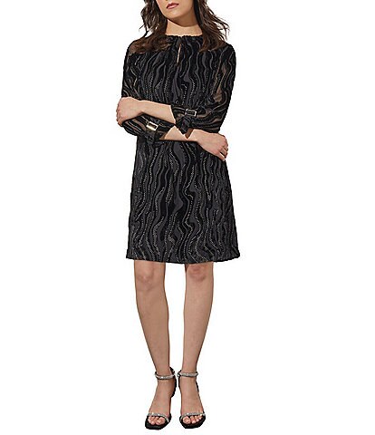 Adrianna Papell Stretch Velvet Burnout V-Neck Short Sleeve Dress