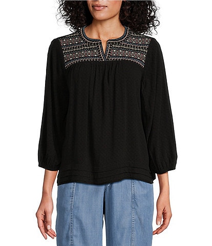 Nurture by Westbound Petite Embroidered Split Round Neck 3/4 Sleeve Blouse