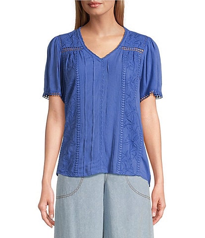 Nurture Crinkle Woven Embroidered Short Sleeve V-Neck Top