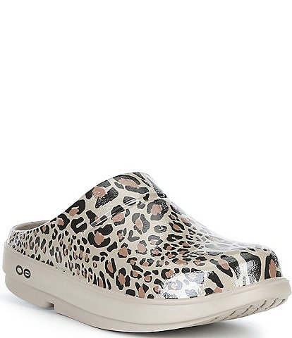 OOFOS OOcloog Leopard Clogs