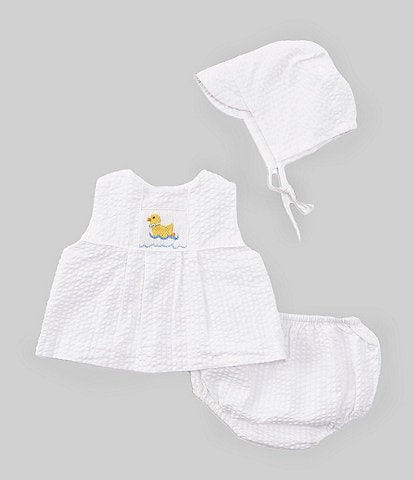 Petit Ami Baby Girls Newborn Sleeveless Smocked Duck Top, Bloomer & Hat Set