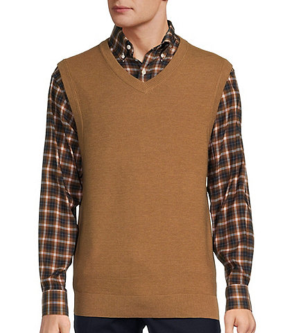 Roundtree & Yorke V-Neck Sleeveless Sweater Solid Vest