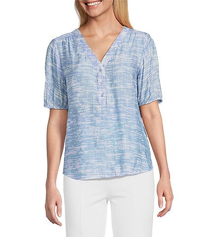 Slim Factor By Investments Julia Forever Blue Vintage Texture Print V-Neck Short Sleeve Top