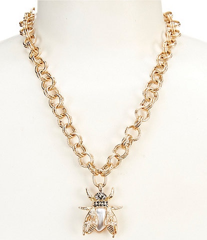 Southern Living Chain Short Pendant Necklace with Bee Pendant