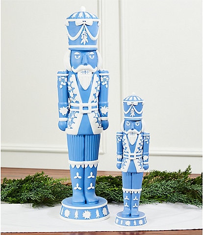 Southern Living Meet Me Under The Mistletoe Collection Resin Nutcracker