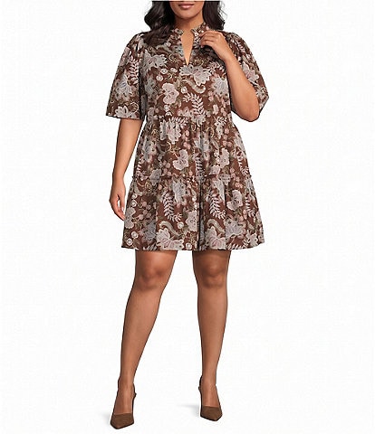 Sugarlips Plus Size Dixie Floral Printed Split V-Neck Short Sleeve Poplin Shift Dress