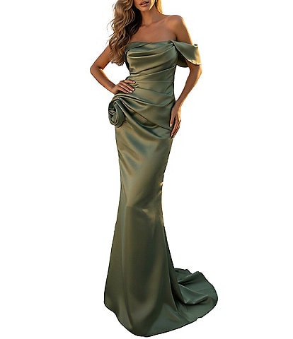 Terani Couture One Off-The-Shoulder Shimmer Sheath Gown