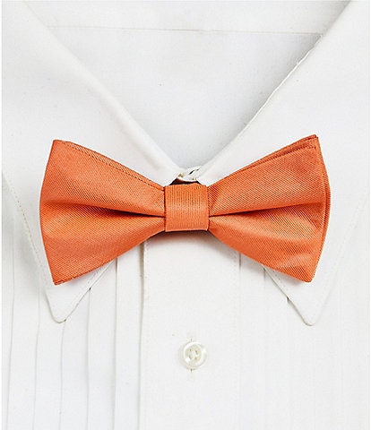 Tre Vero Solid Pre-Tied Bow Tie