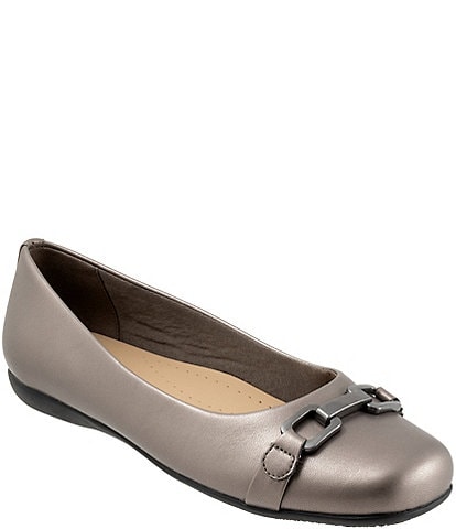 Trotters Sadie Square Toe Bit Buckle Flats