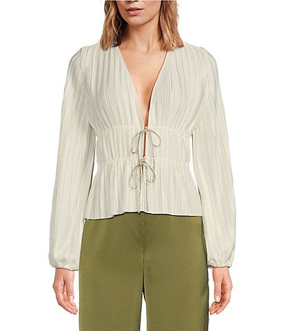 plunging: Women's Blouses & Dressy Tops