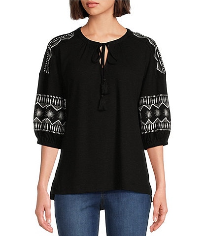 Westbound Embroidered 3/4 Sleeve V-Neck Top