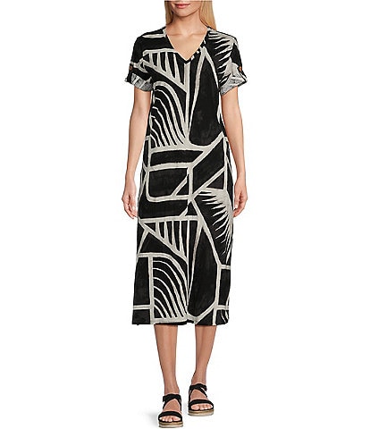 Westbound Petite Size Geometric Print Short Roll-Tab Sleeve V-Neck Shift Midi Dress