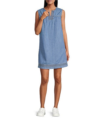 Westbound Sleeveless V-Neck Shift Dress